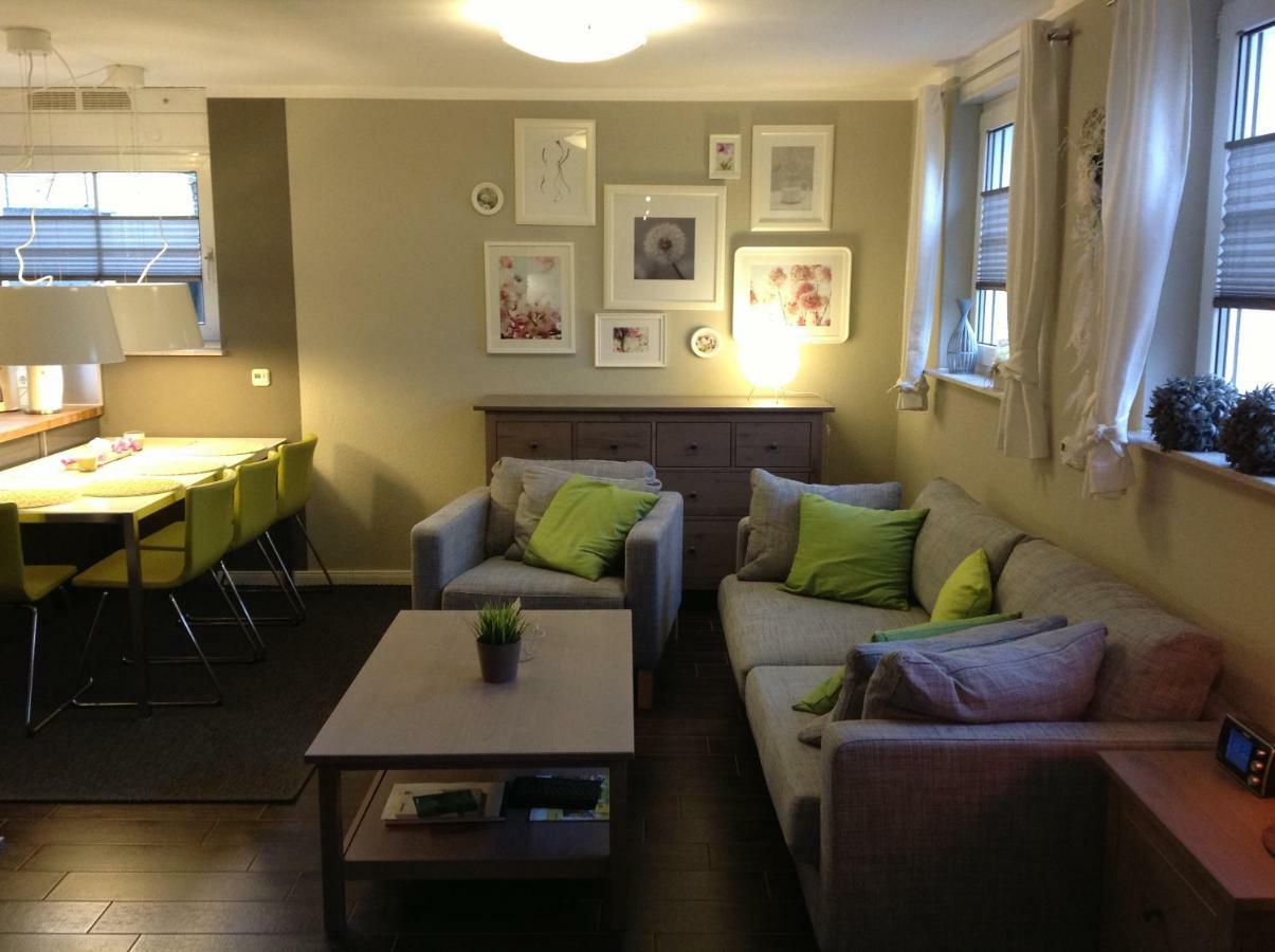 Apartment Buchheim, Hochwertig Und Gemuetlich, 5min Zur S-bahn